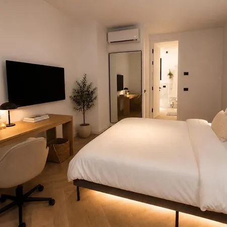 Salvatorehomes - Casa Sabina - Ultra Luxury Retreat In The Heart Of With Private Jacuzzi & Infinity Pool Access * Bardolino