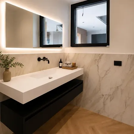 Salvatorehomes - Casa Sabina - Ultra Luxury Retreat In The Heart Of With Private Jacuzzi & Infinity Pool Access Appartamento