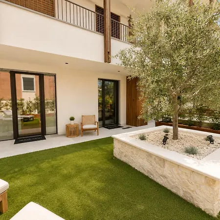 Salvatorehomes - Casa Sabina - Ultra Luxury Retreat In The Heart Of With Private Jacuzzi & Infinity Pool Access Appartamento *