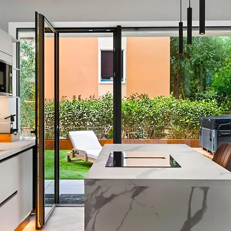 Salvatorehomes - Casa Sabina - Ultra Luxury Retreat In The Heart Of With Private Jacuzzi & Infinity Pool Access * Bardolino